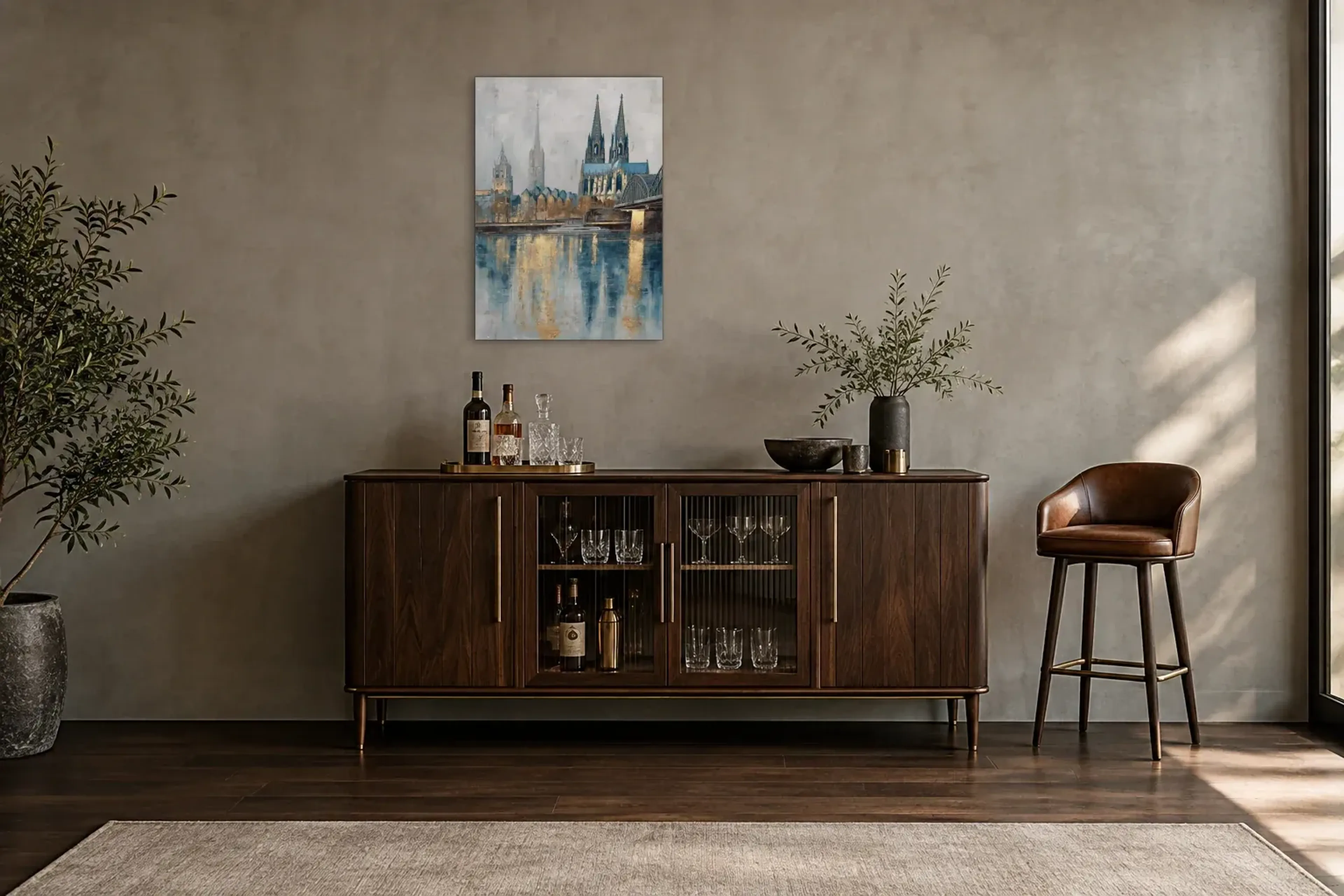 Köln in Blau und Gold als Wandbild über einem 150-cm-Barschrank