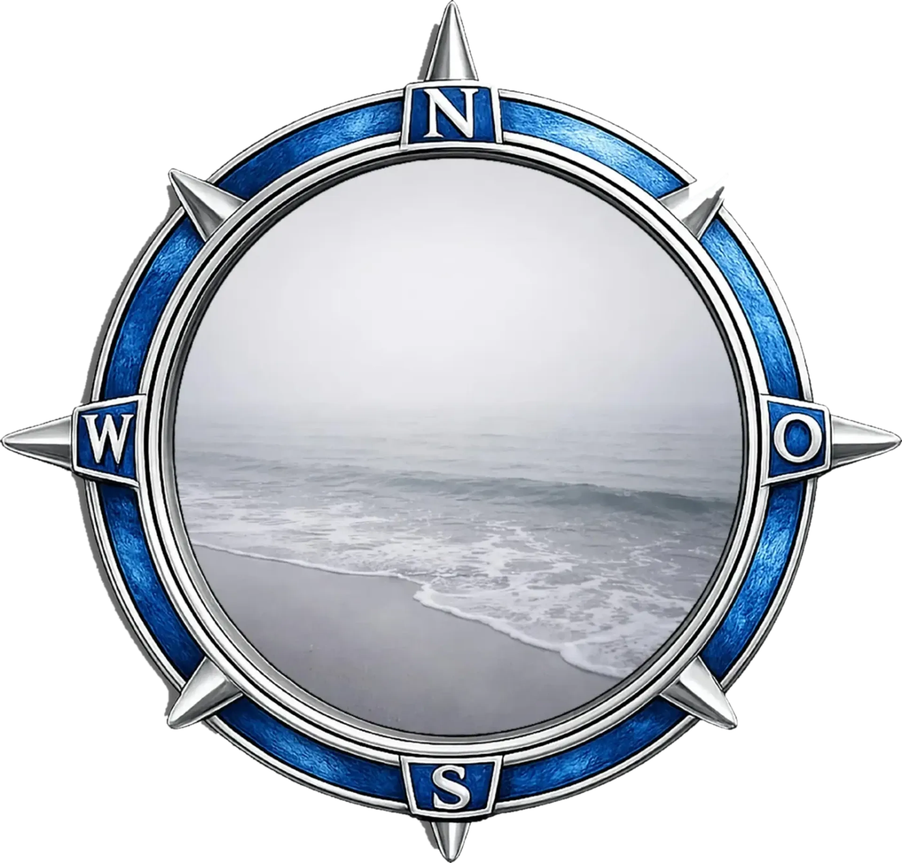 Nebliger Strand mit sanfter Brandung und weißem Schaum, eingefasst von einem blau-silberfarbenen Kompassmotiv.