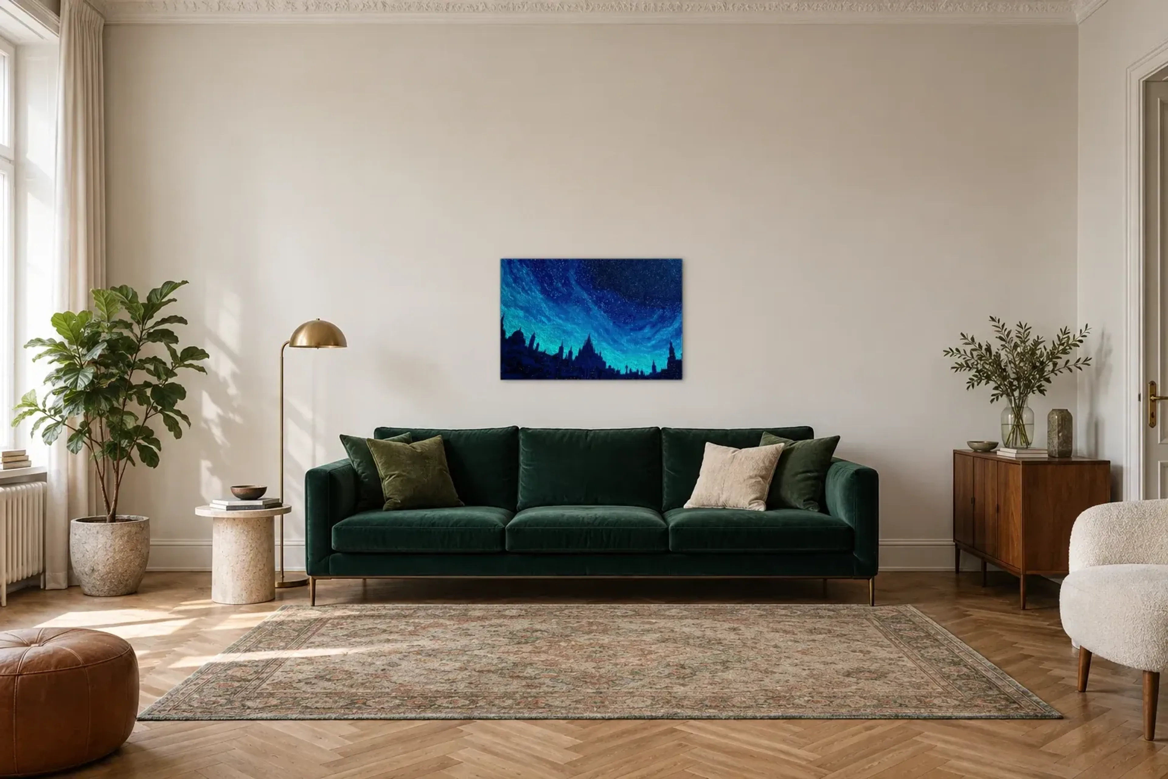 Münchner Türme unter Sternen als Wandbild über einem 220-cm-Sofa