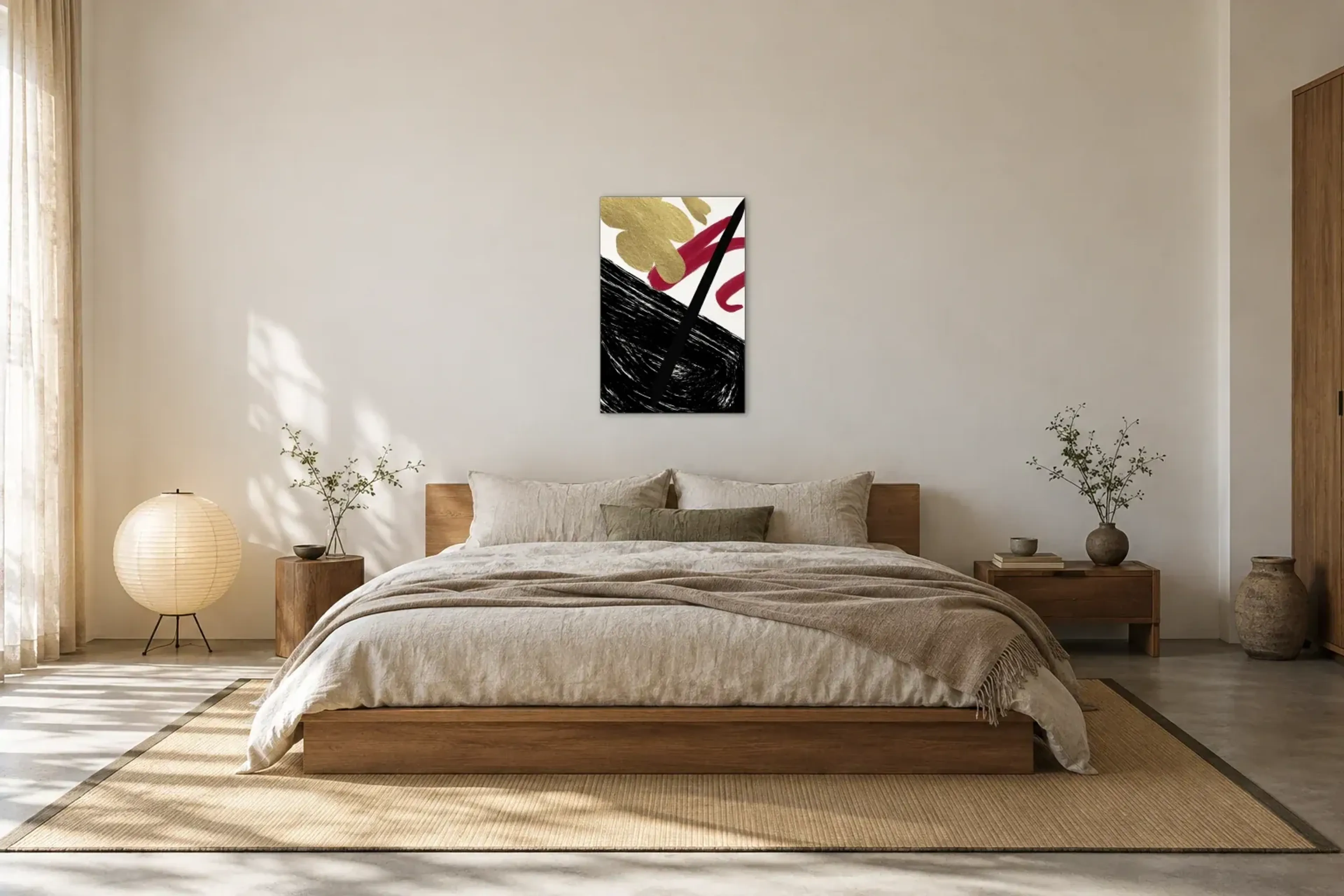 Goldblüten über schwarzen Strichen als Wandbild über einem 180-cm-Bett