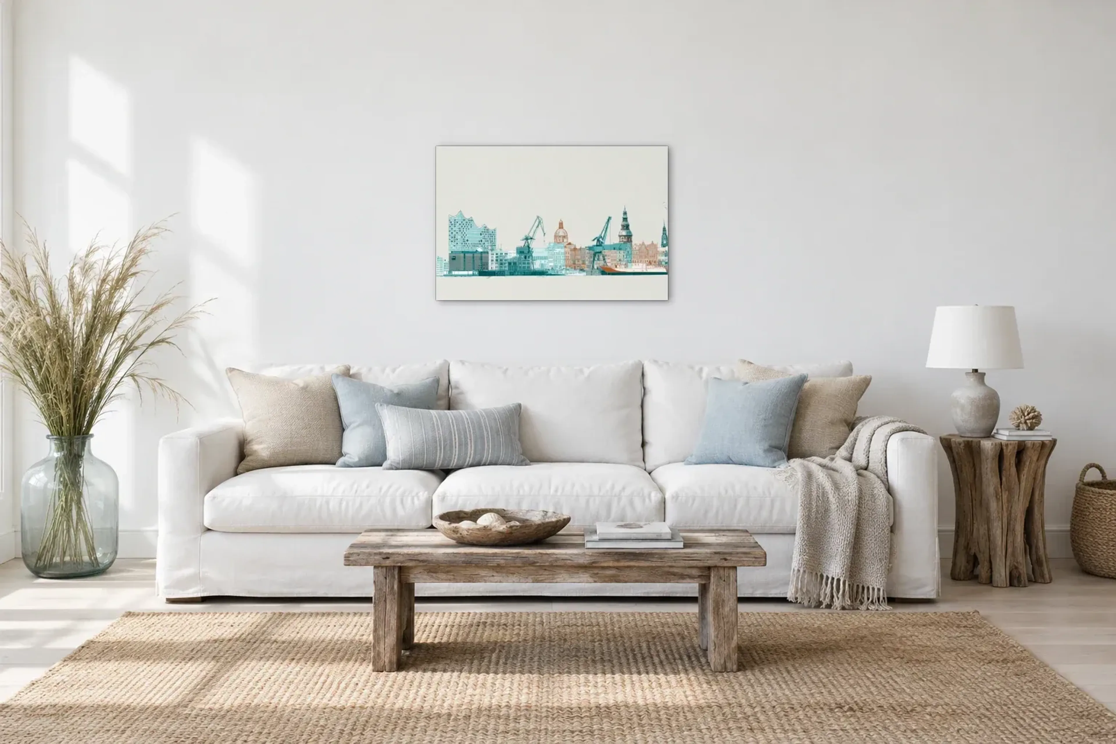 Hamburger Hafensilhouette als Wandbild über einem 220-cm-Sofa