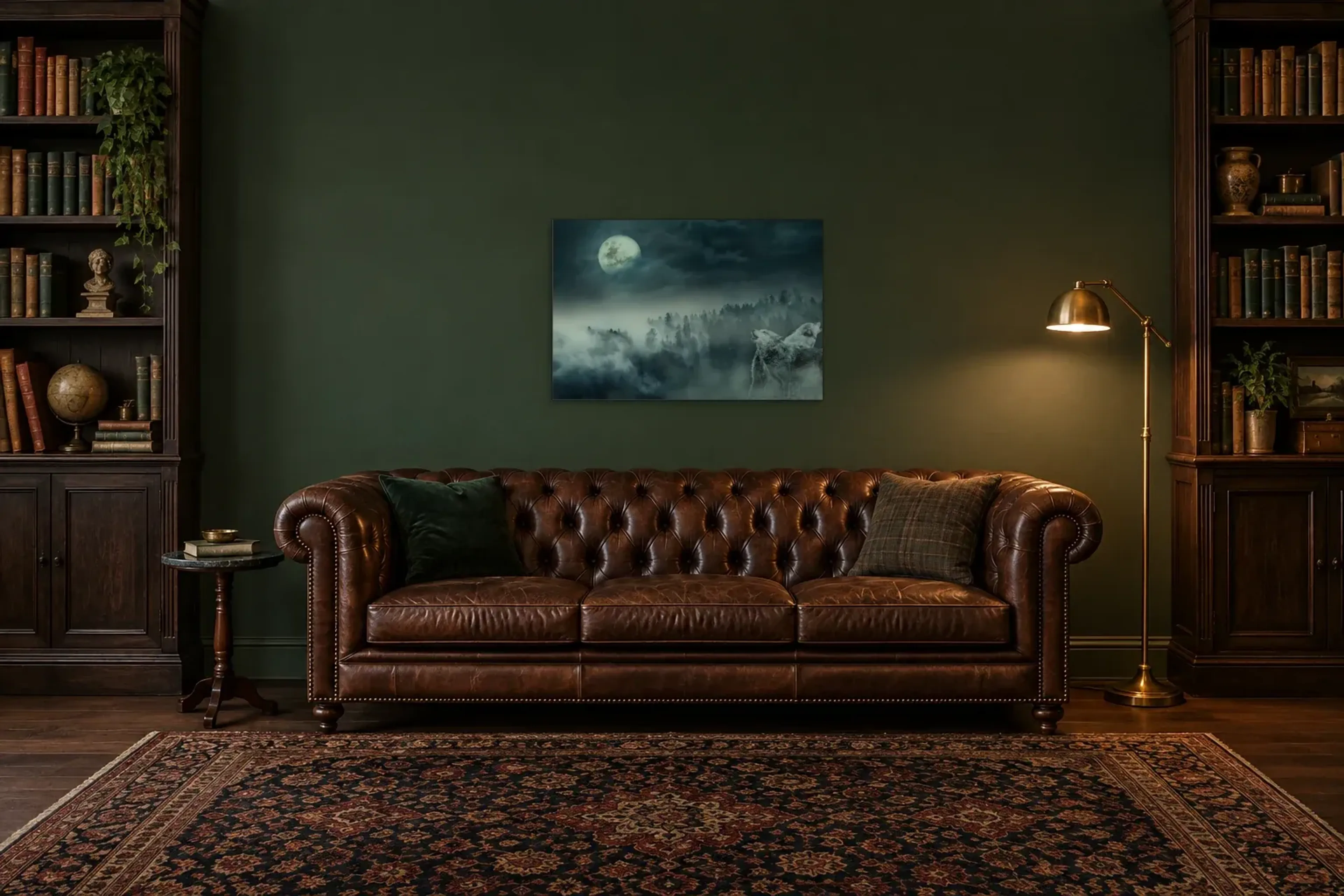 Wölfe im Mondschein als Wandbild über einem 200-cm-Chesterfield-Sofa