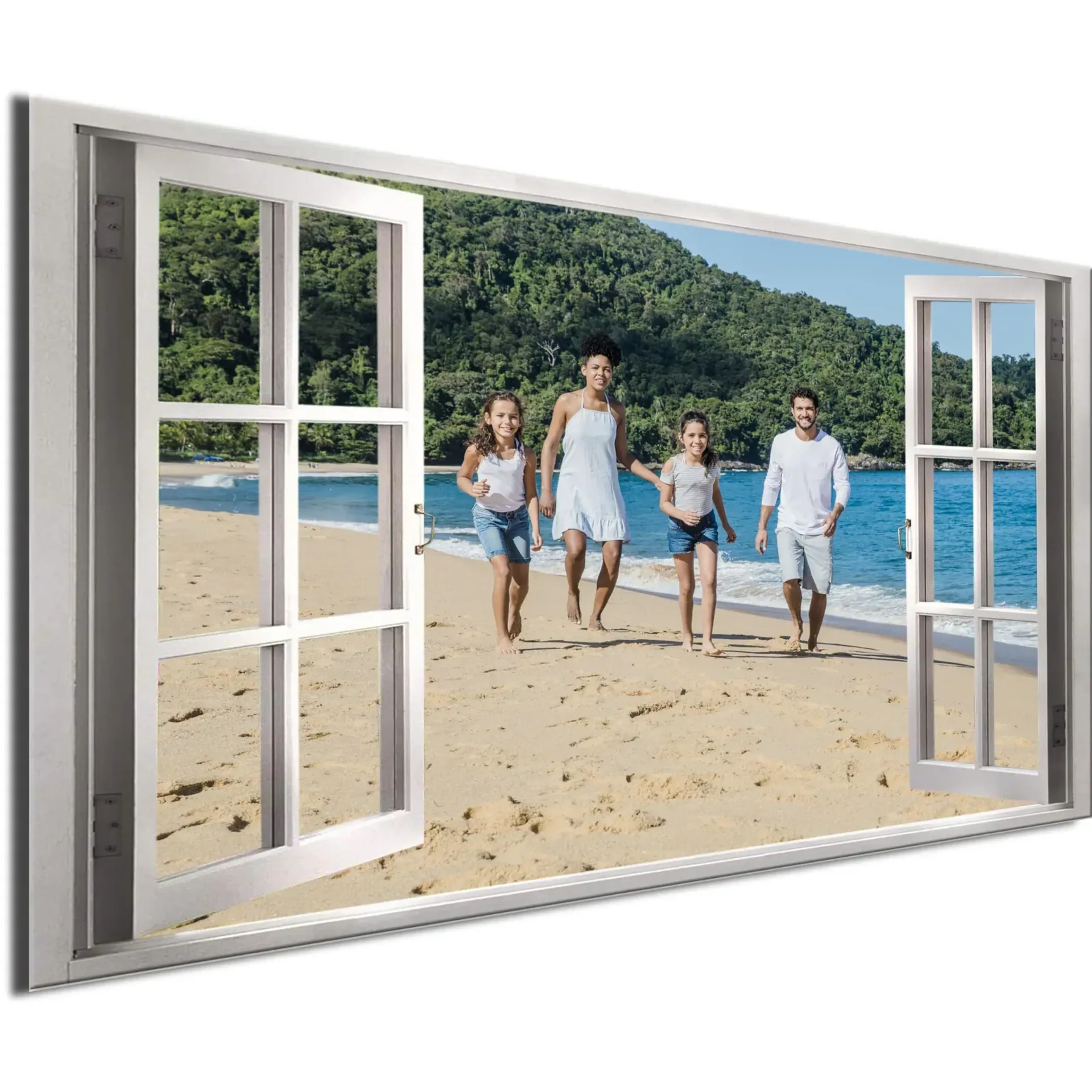 Weiße Fensteroptik mit geöffneten Flügeln, im Beispiel mit vier Menschen am Strand vor blauem Wasser und grünen Hügeln.