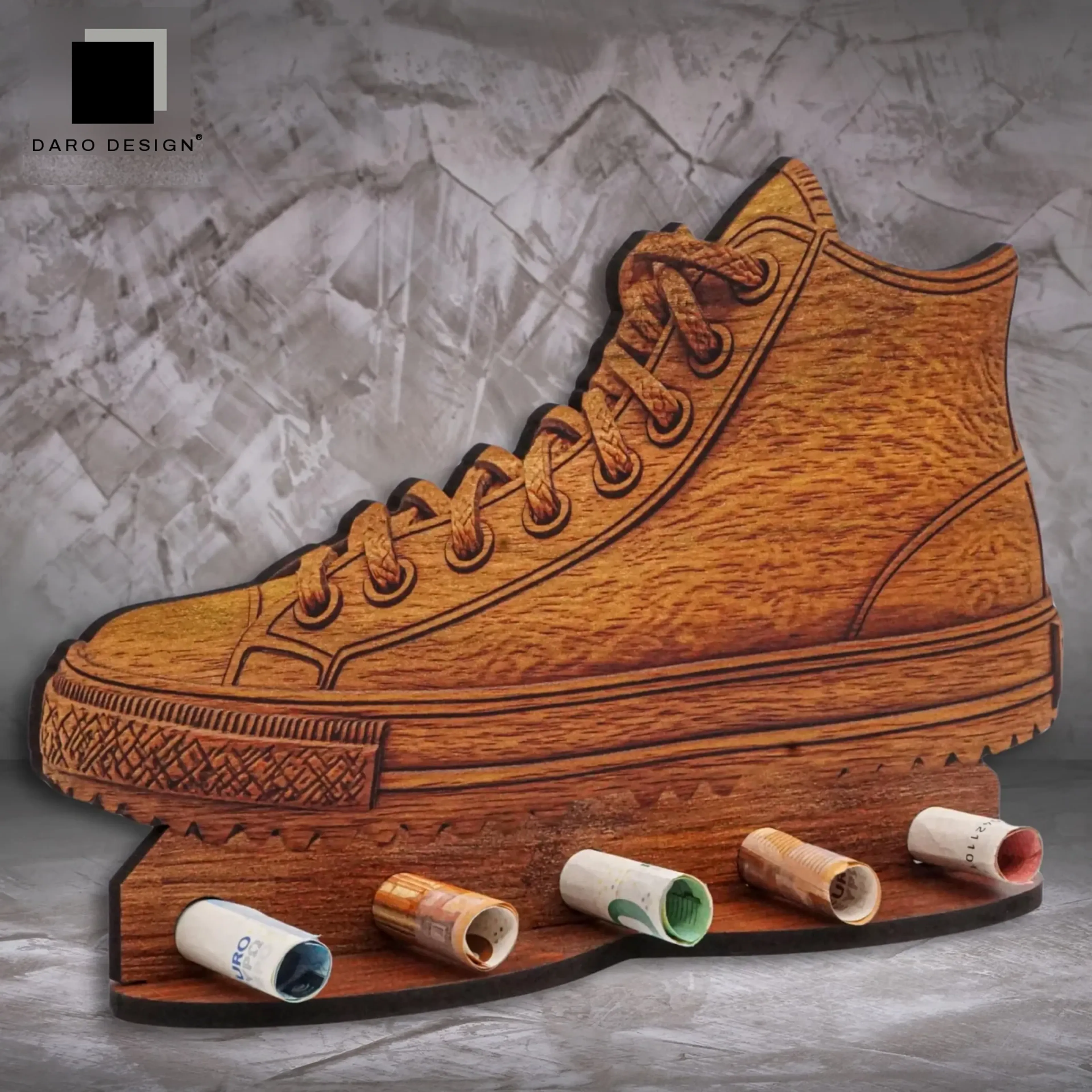Geldgeschenk „Sneakerhoch“ in Holzoptik – Ansicht 3