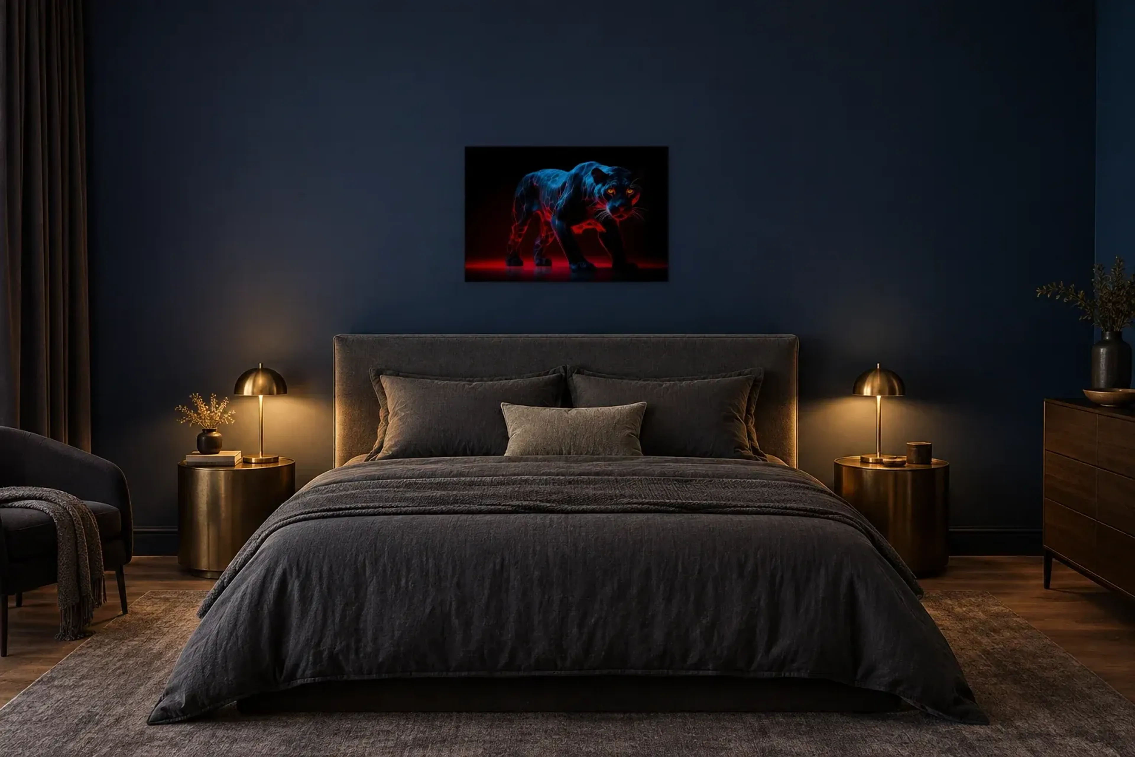 Tiger in Rotblau als Wandbild über einem 180-cm-Bett