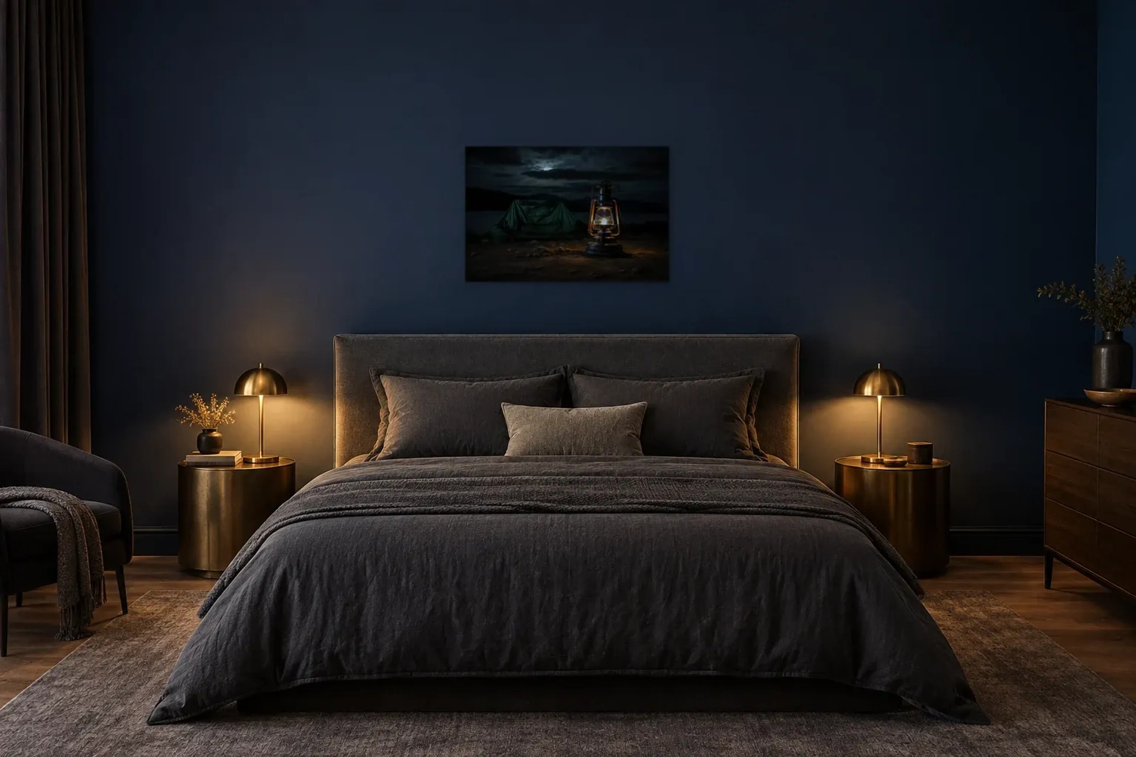 Laterne als Wandbild über einem 180-cm-Bett