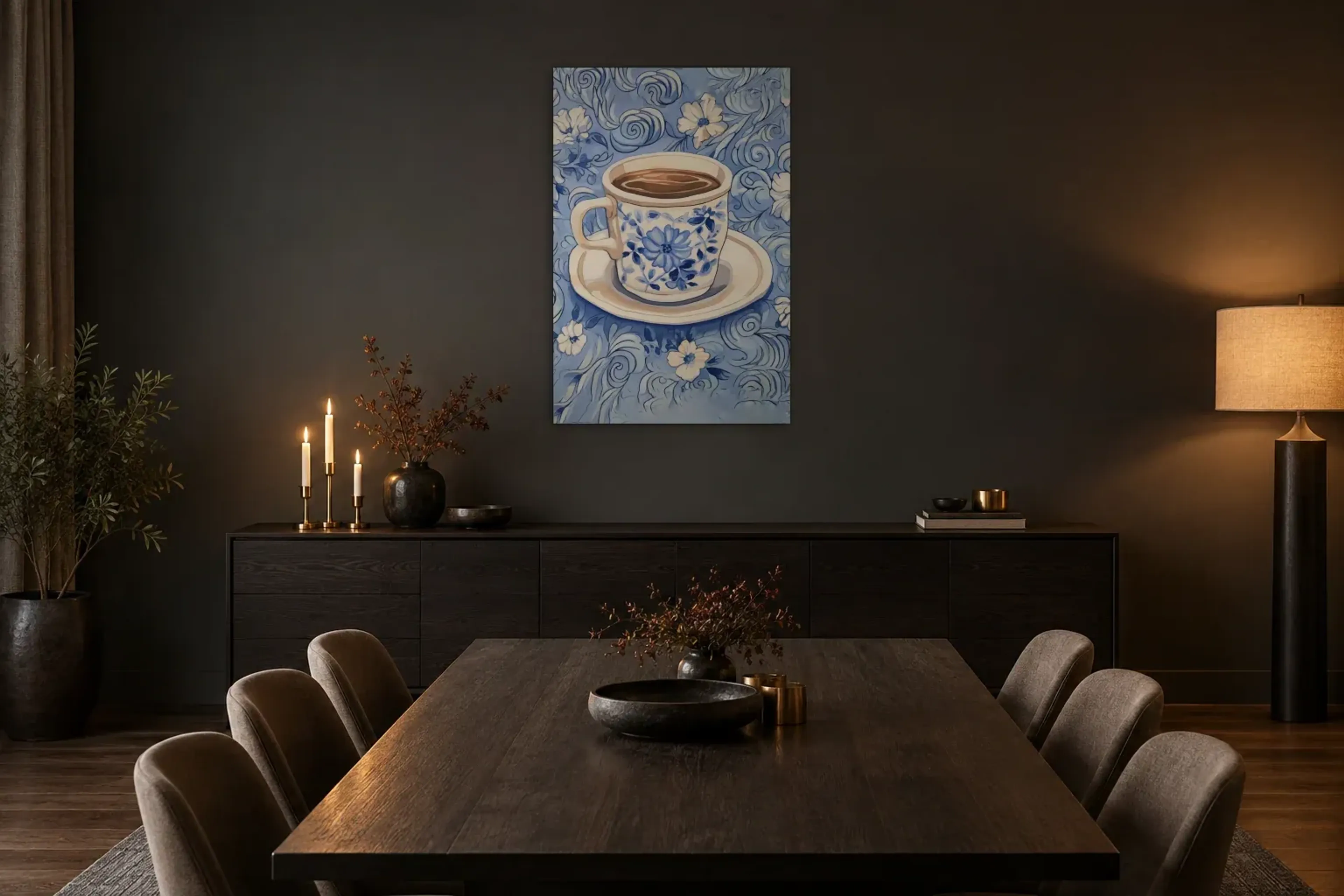 Kaffeetasse mit blauen Blüten als Wandbild über einem 180-cm-Sideboard
