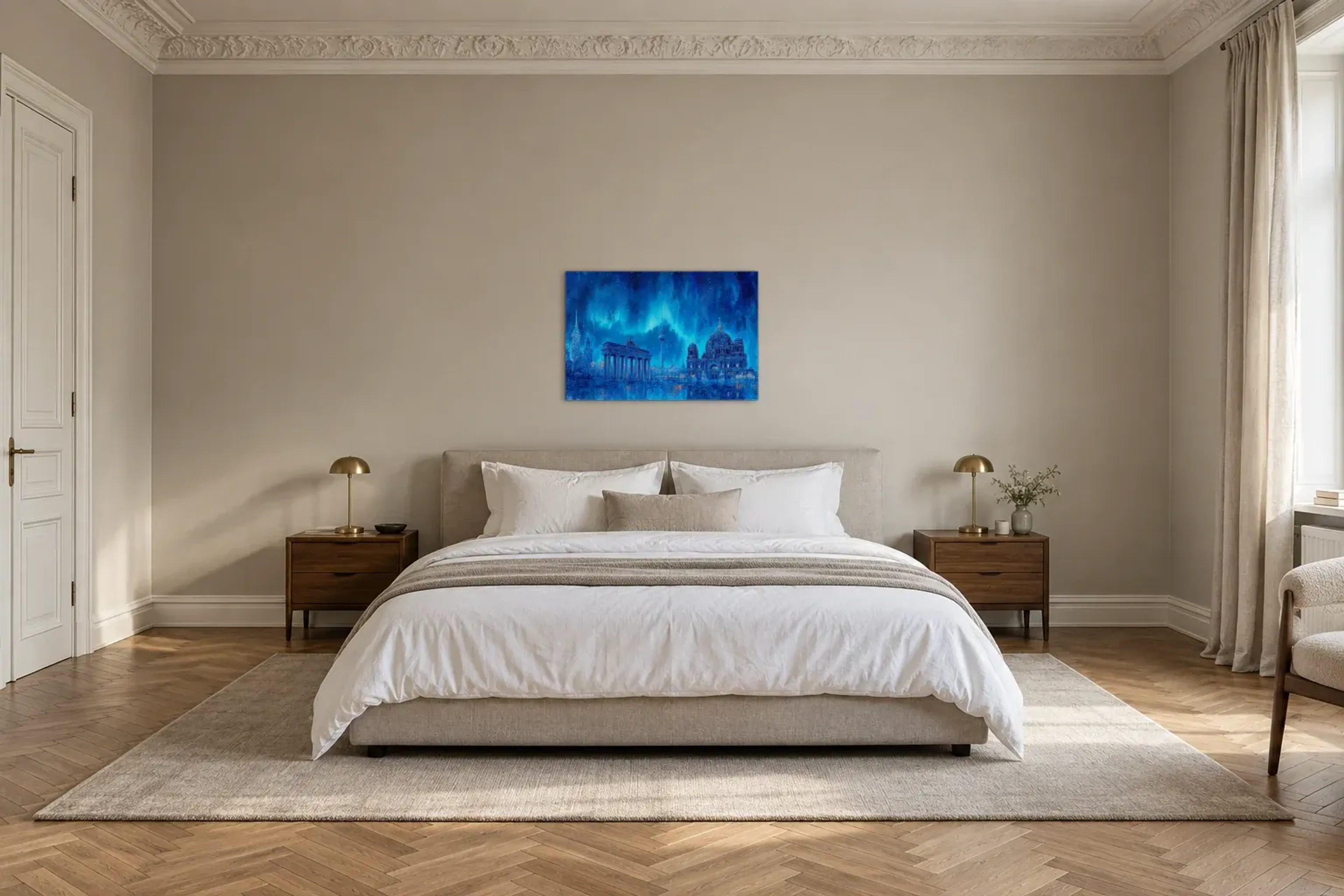 Berlin im blauen Licht als Wandbild über einem 180-cm-Bett