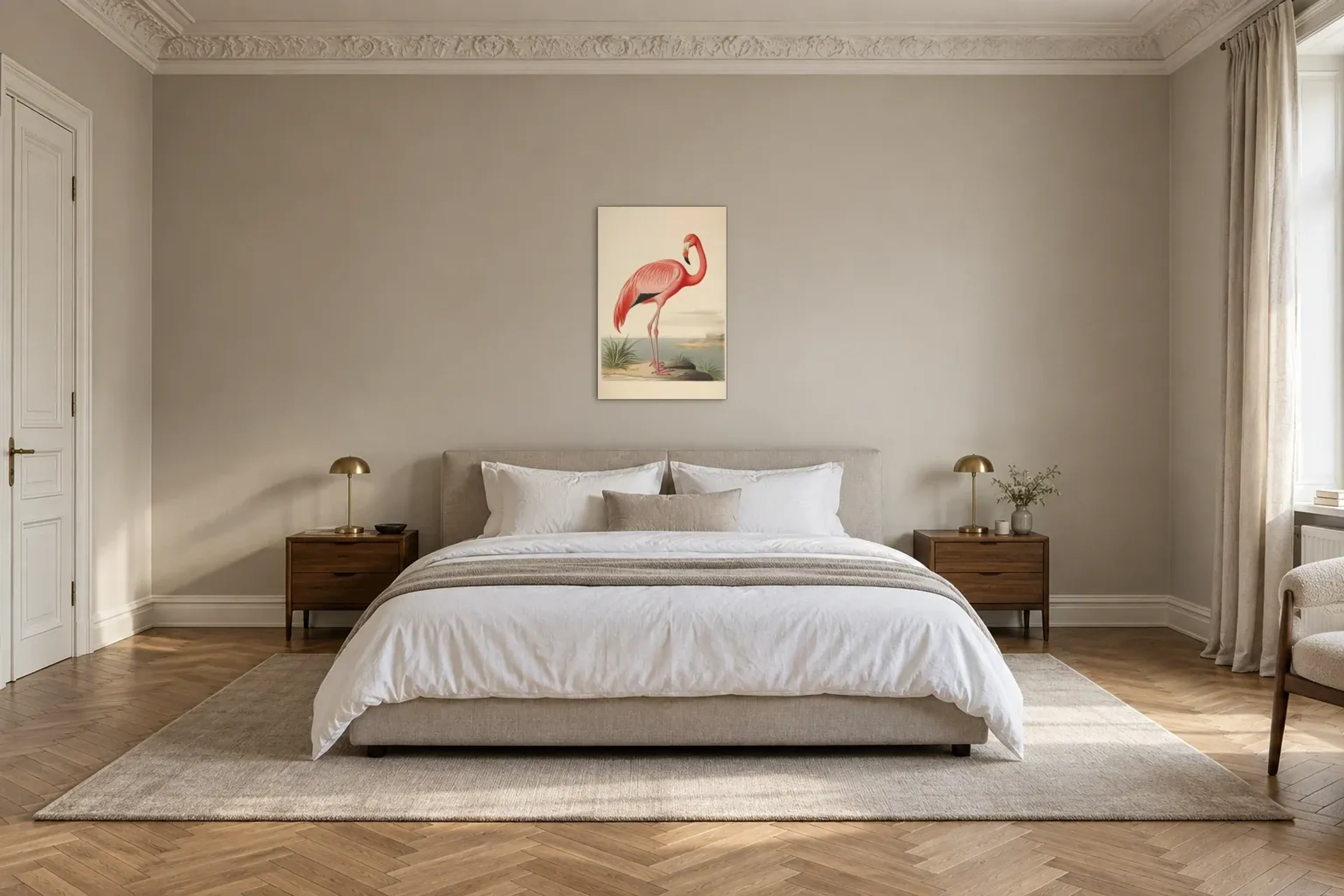 Flamingo am Ufer als Wandbild über einem 180-cm-Bett