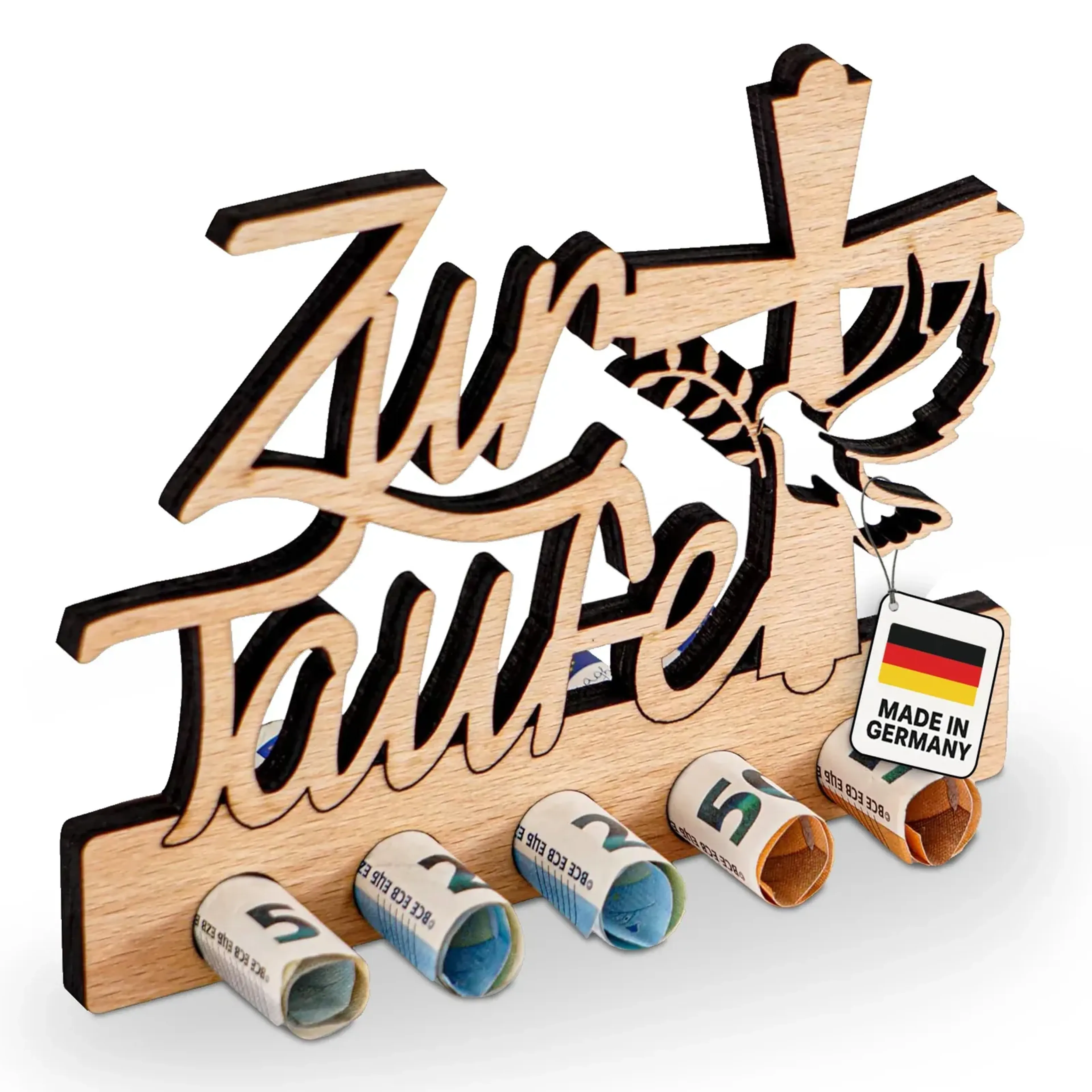 Holzaufsteller mit dem Schriftzug „Zur Taufe“, Kreuz, Taube und fünf gerollten Geldscheinen.