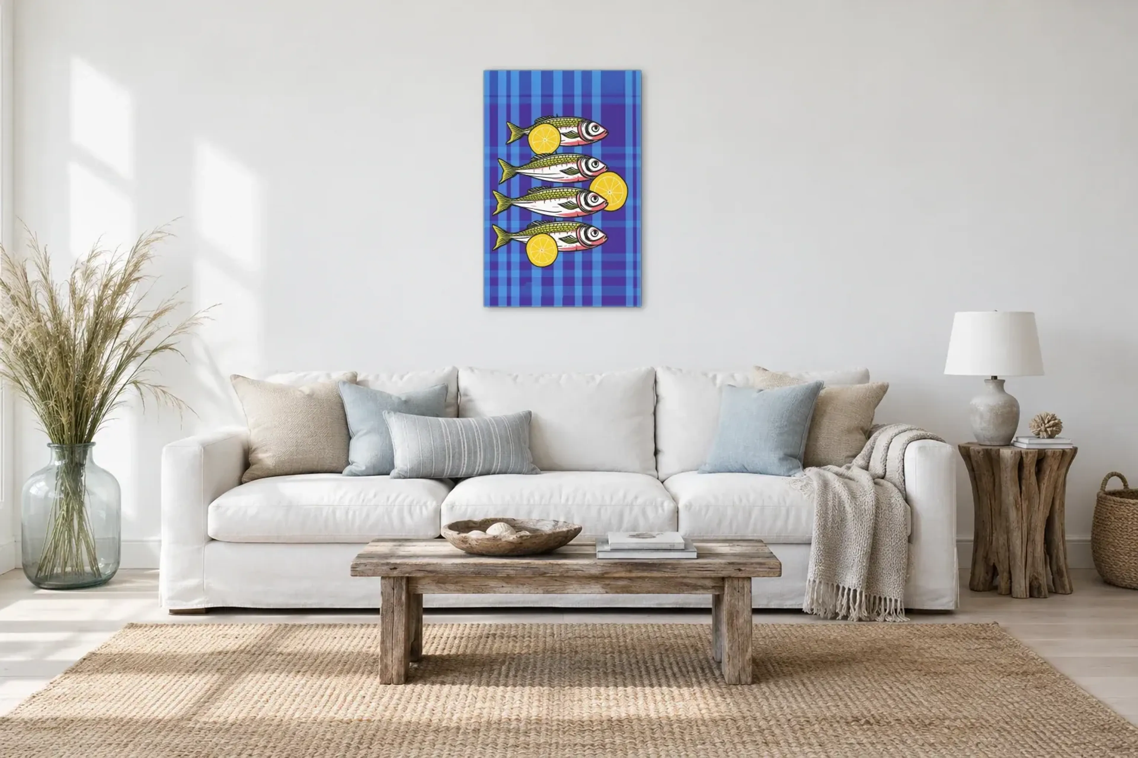 Fische auf Blau als Wandbild über einem 220-cm-Sofa