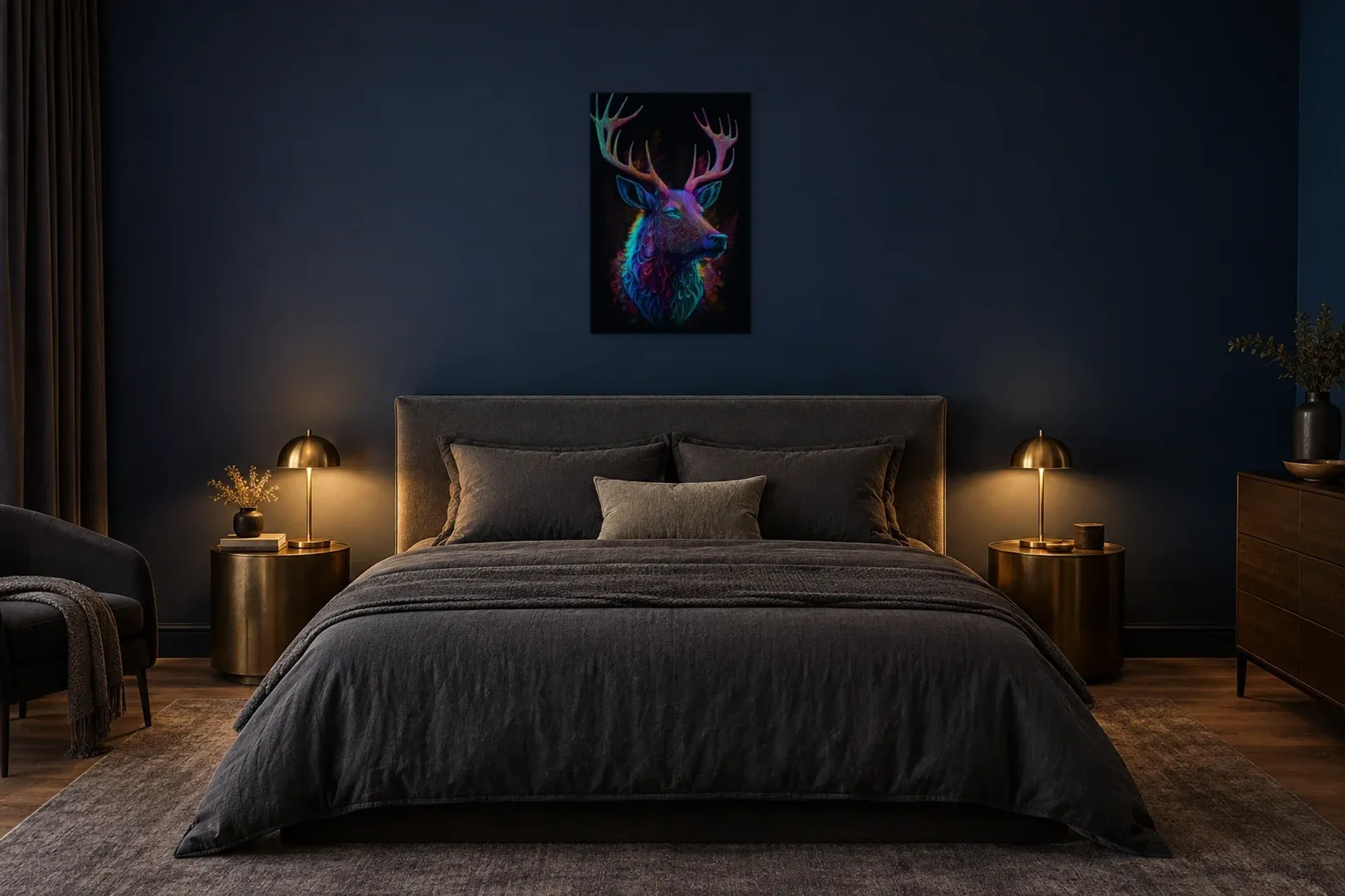 Hirsch in Neonfarben als Wandbild über einem 180-cm-Bett