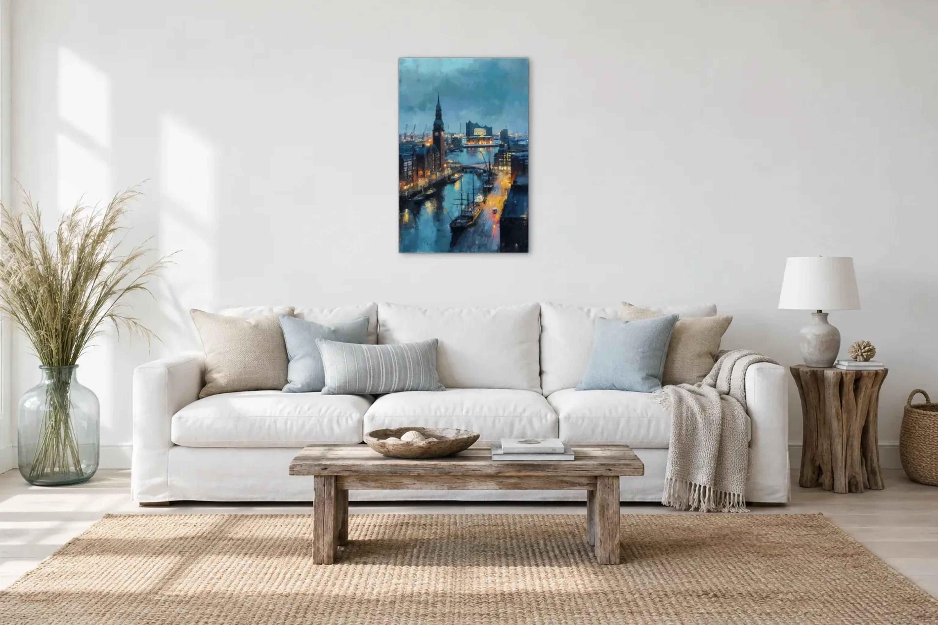 Abendlicht am Hafenkanal als Wandbild über einem 220-cm-Sofa