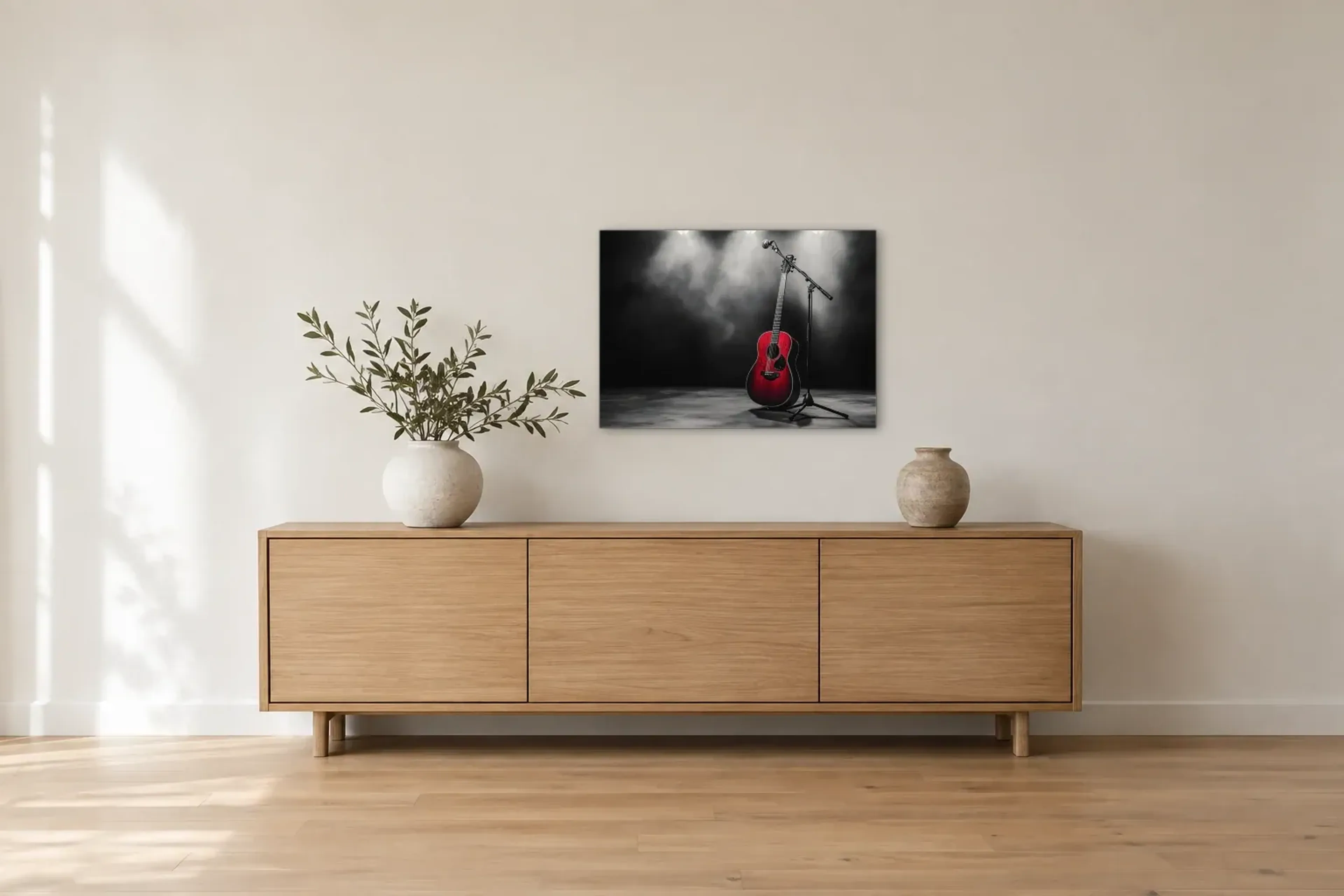 Rote Gitarre im Bühnenlicht als Wandbild über einem 180-cm-Sideboard