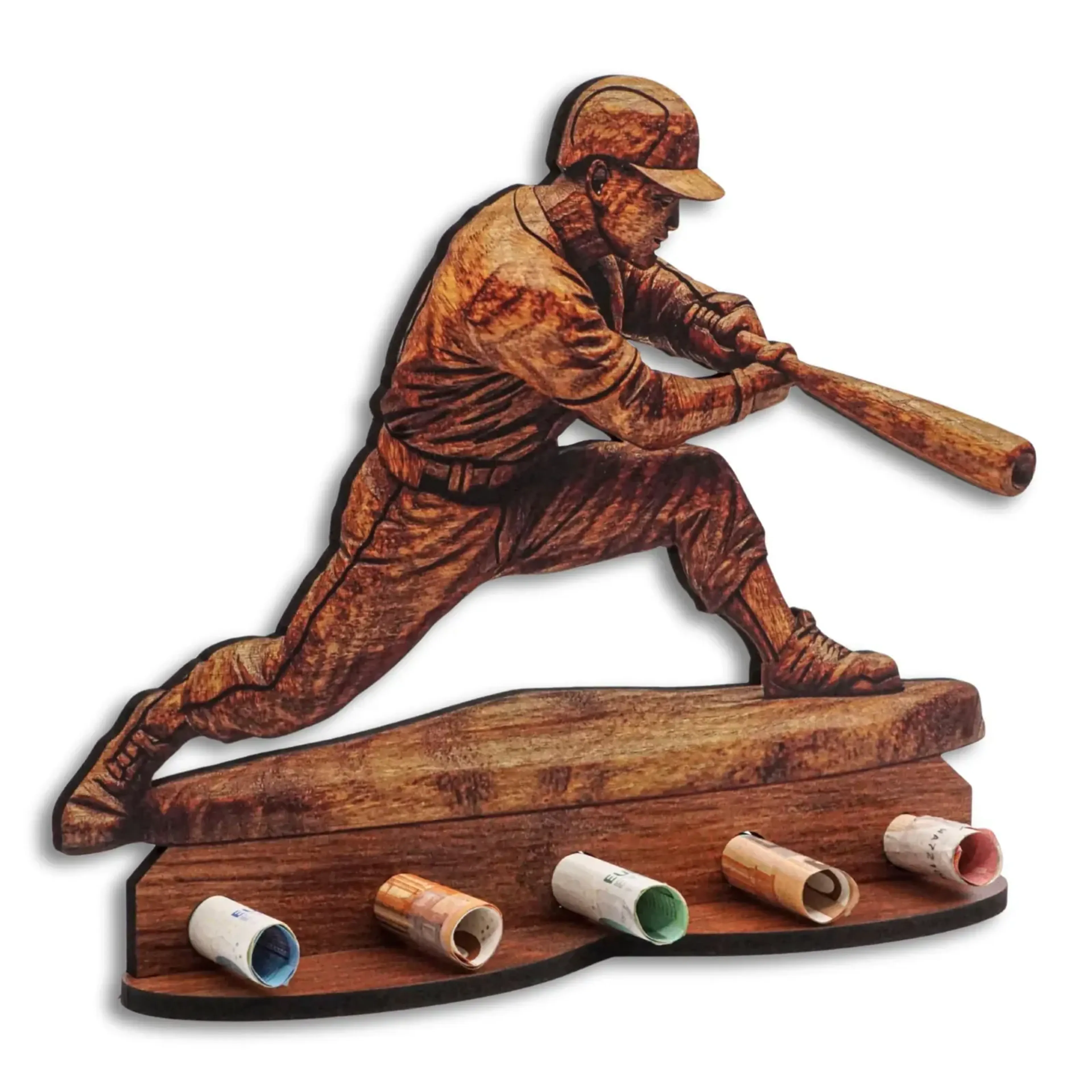 Baseballspieler mit Schläger in brauner Holzoptik, davor fünf gerollte Geldscheine auf einer Ablage.