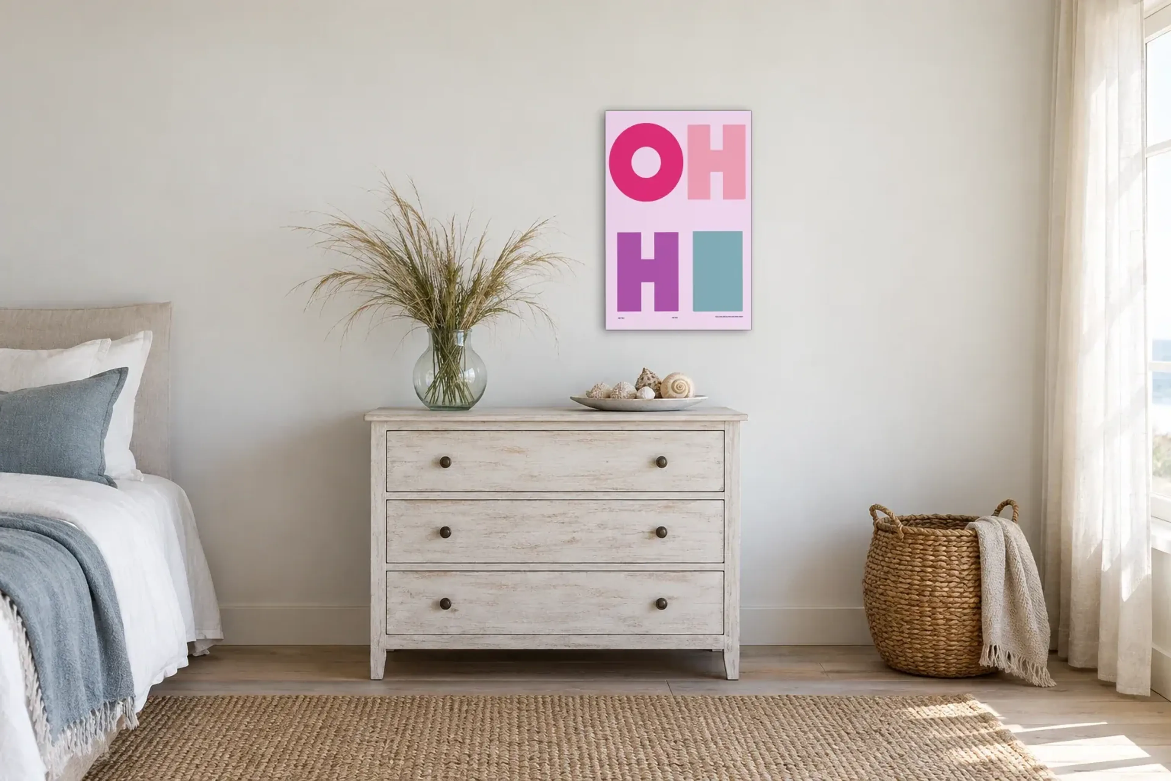 OH HI als Wandbild über einer 90-cm-Kommode