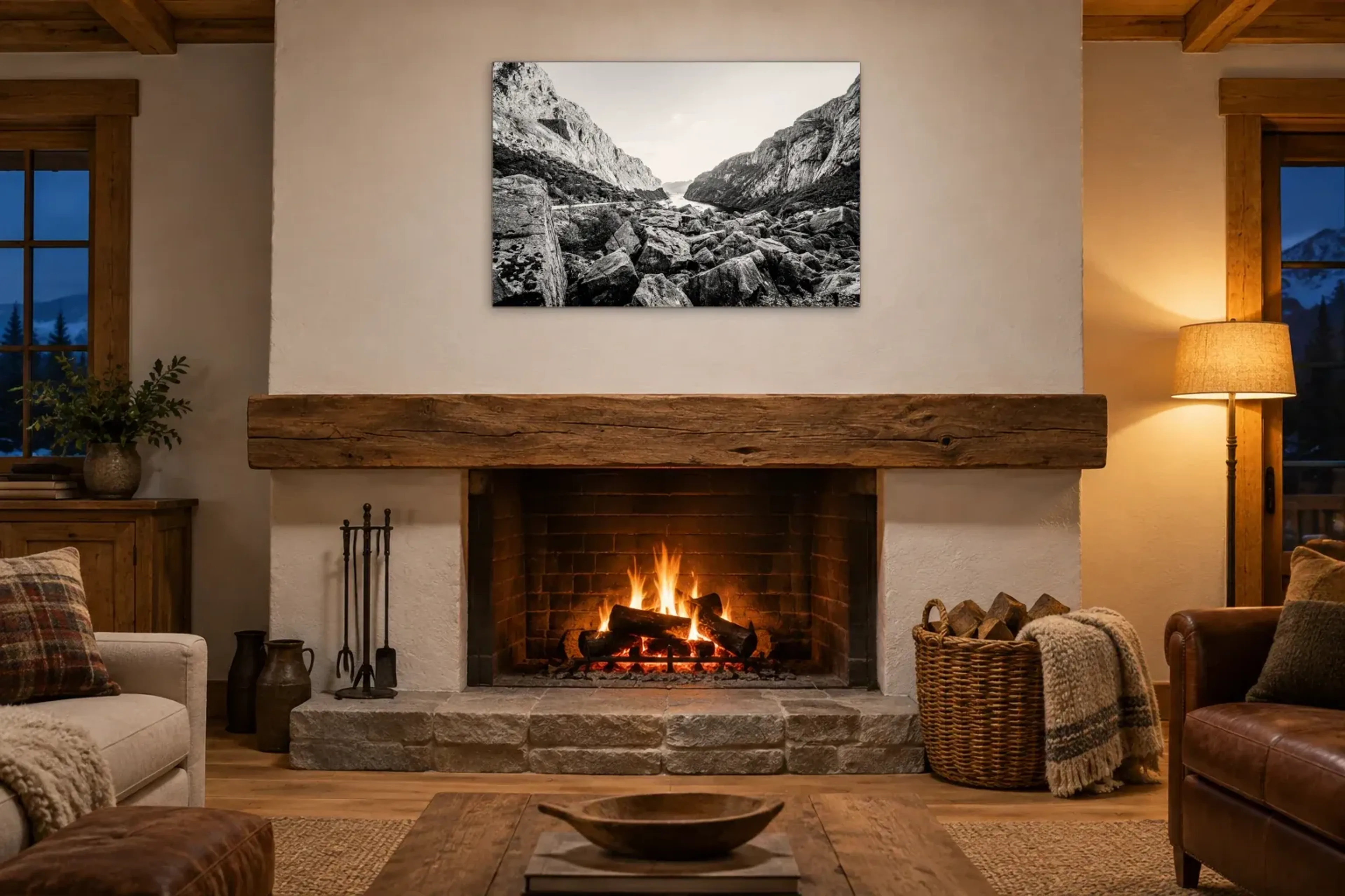 Felsental in Schwarzweiß als Wandbild über einem 180-cm-Kaminsims