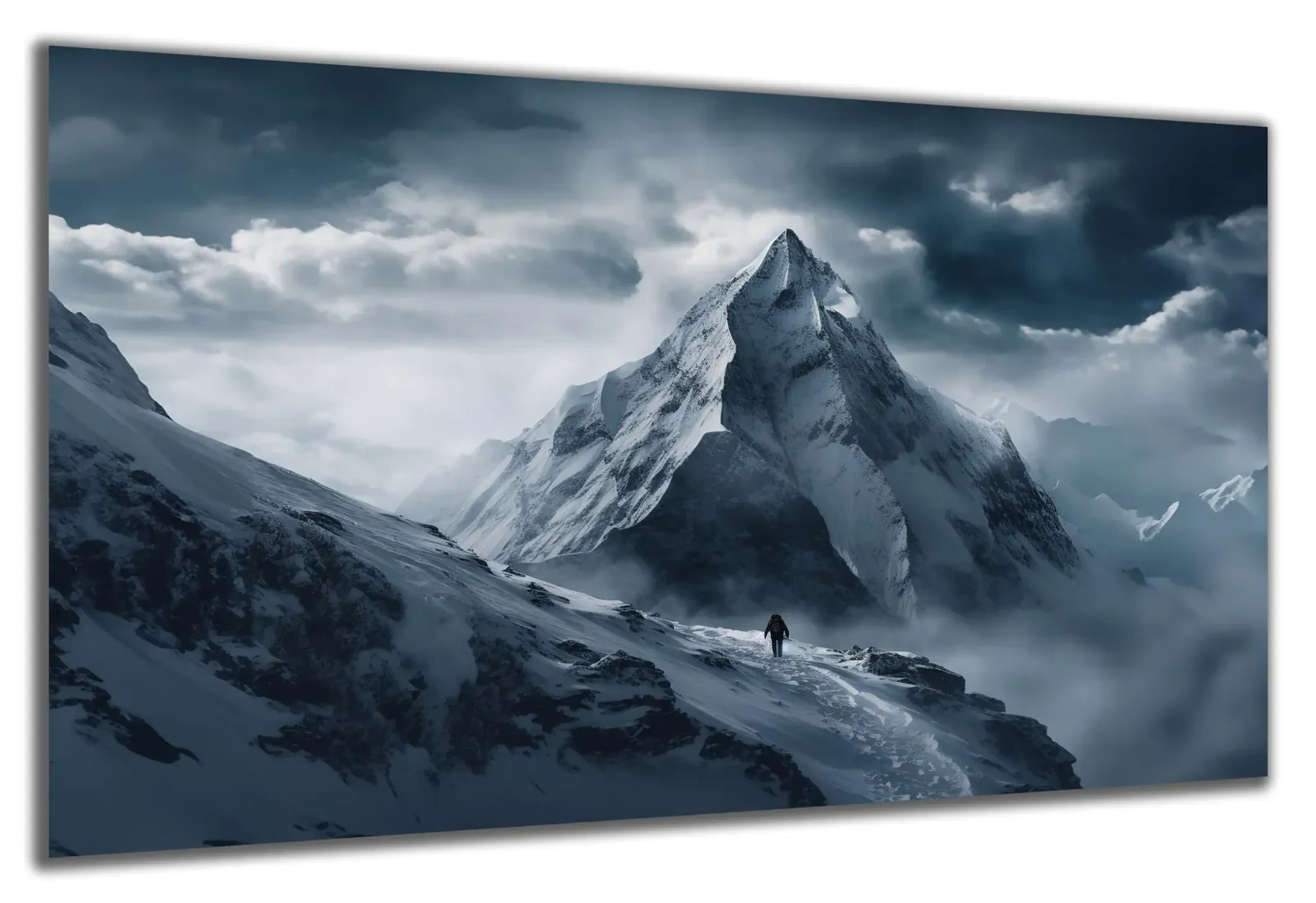 Gipfel unter dunklen Wolken – Ansicht 5