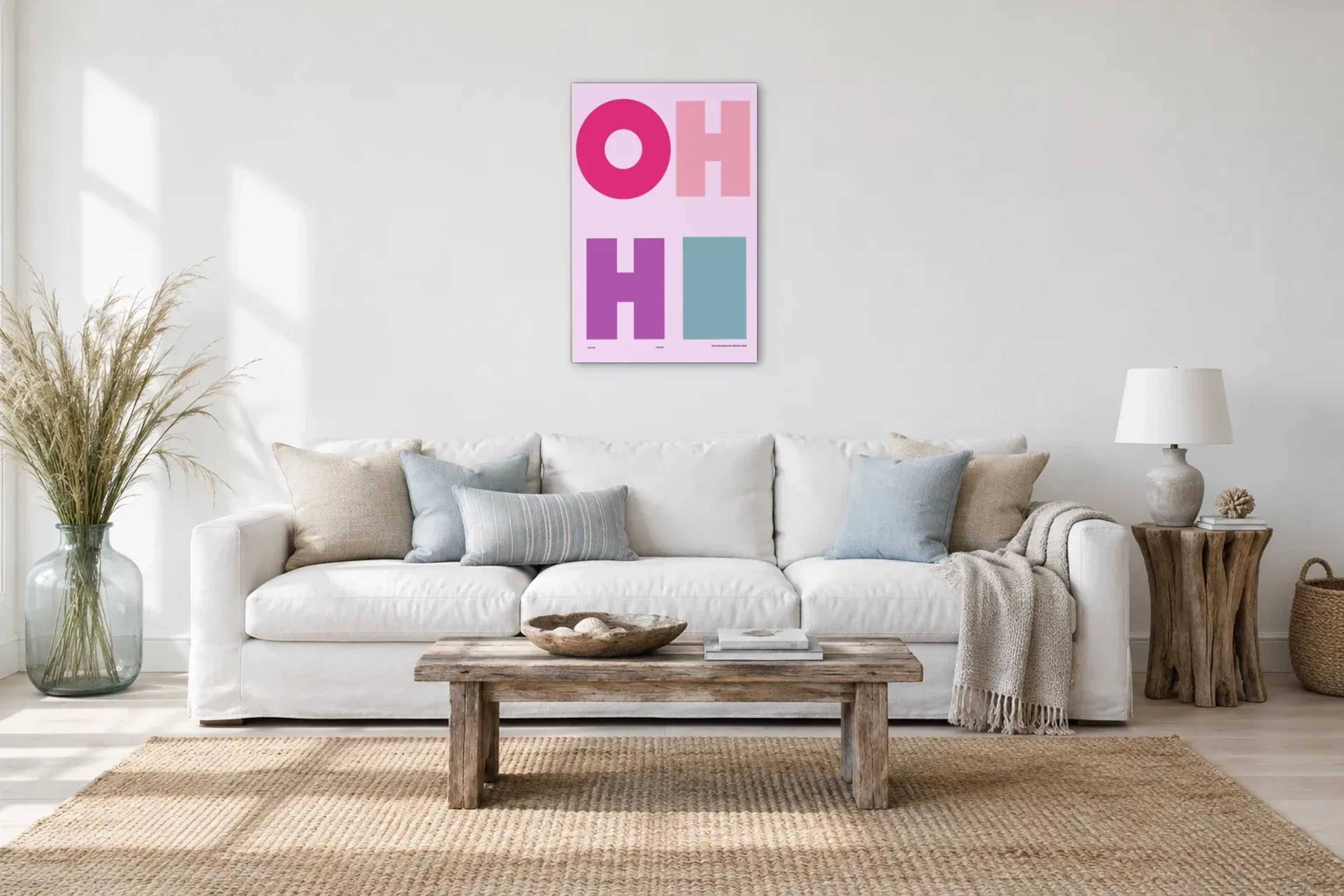 OH HI als Wandbild über einem 220-cm-Sofa