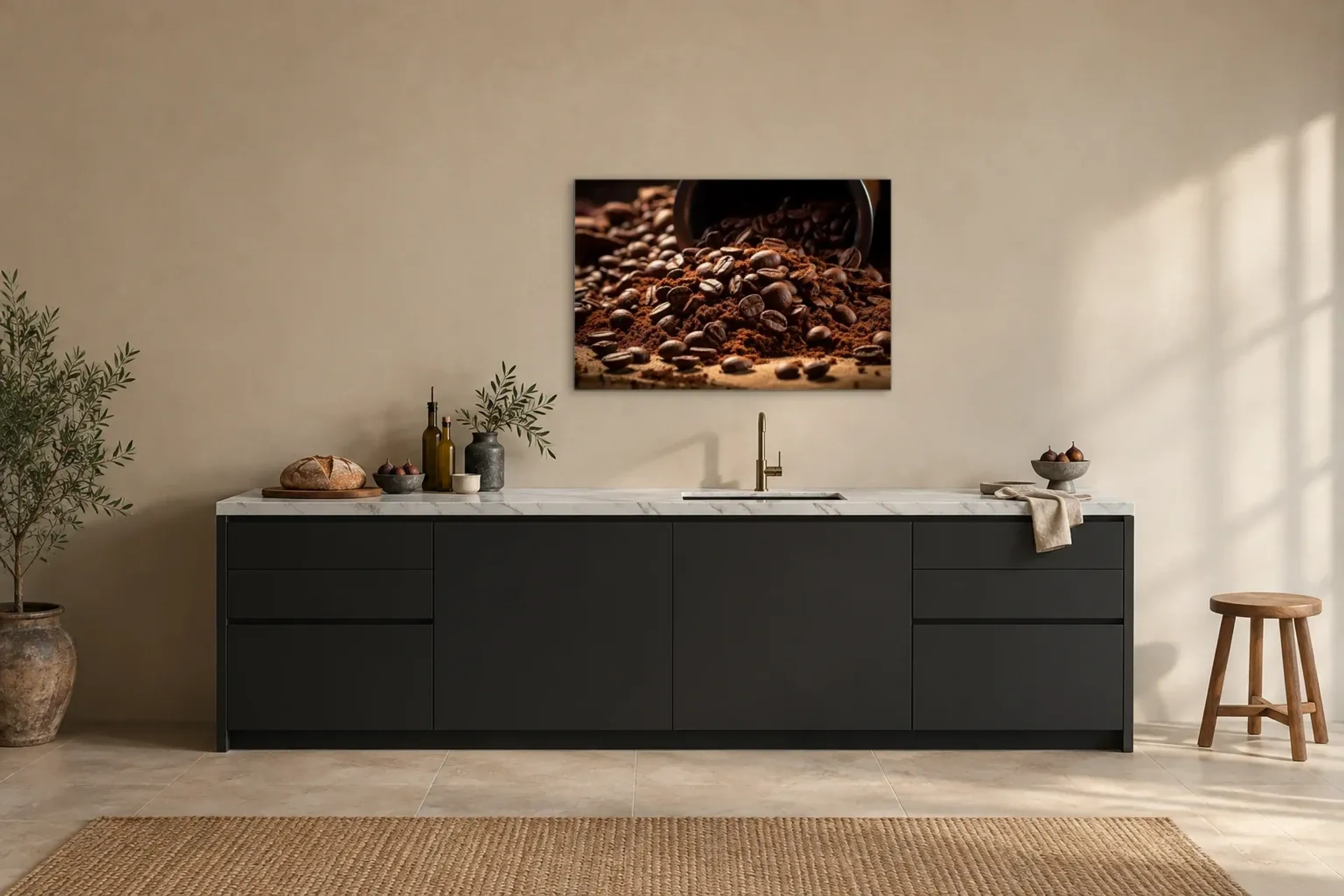 Kaffee aus der Dose als Wandbild über einer 200-cm-Arbeitsplatte