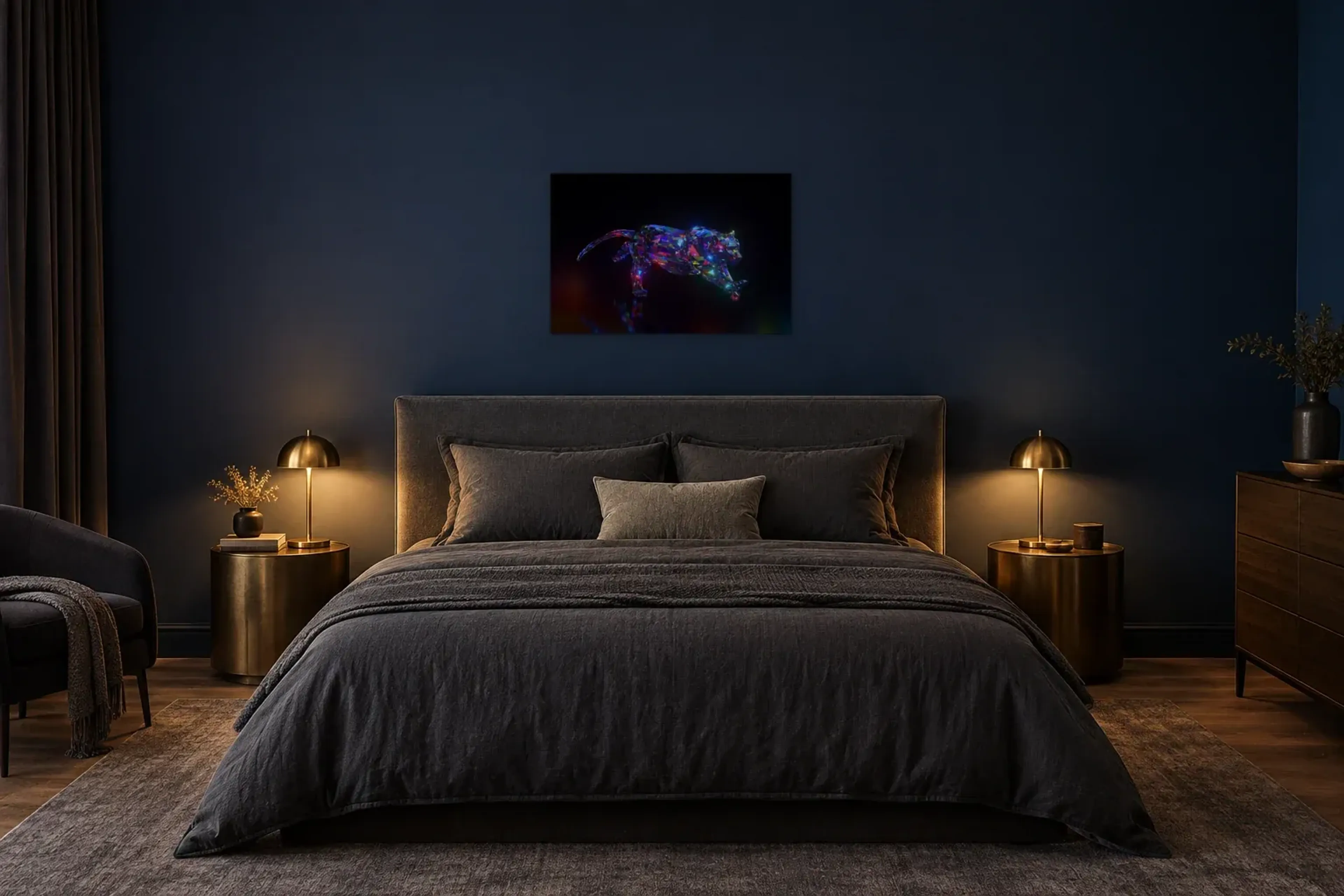Panther im Sprung als Wandbild über einem 180-cm-Bett
