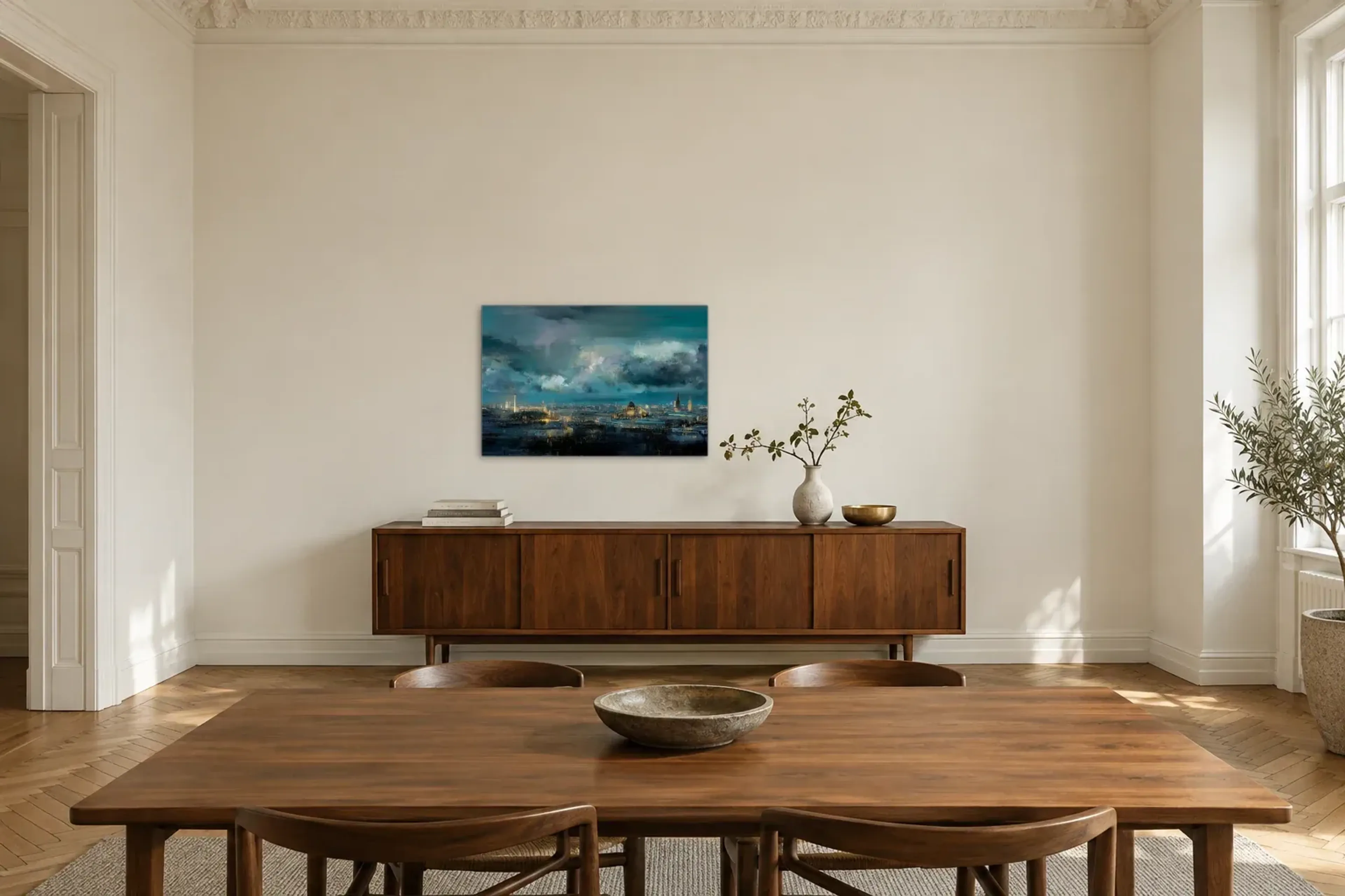 Berlin im Wolkenblau als Wandbild über einem 200-cm-Sideboard